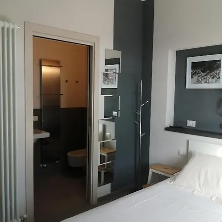 Stanze Ildesco بيت ضيافة بيرغامو